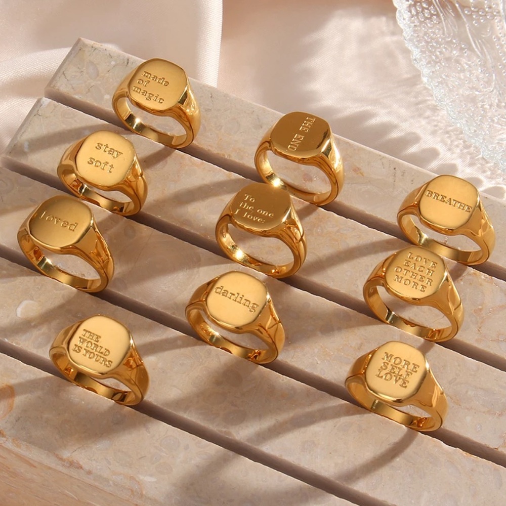 NEW 18K GOLD ENGRAVED LETTERS SQUARE RING, CUTE RING, SHINY RING. - Picture 4 of 5